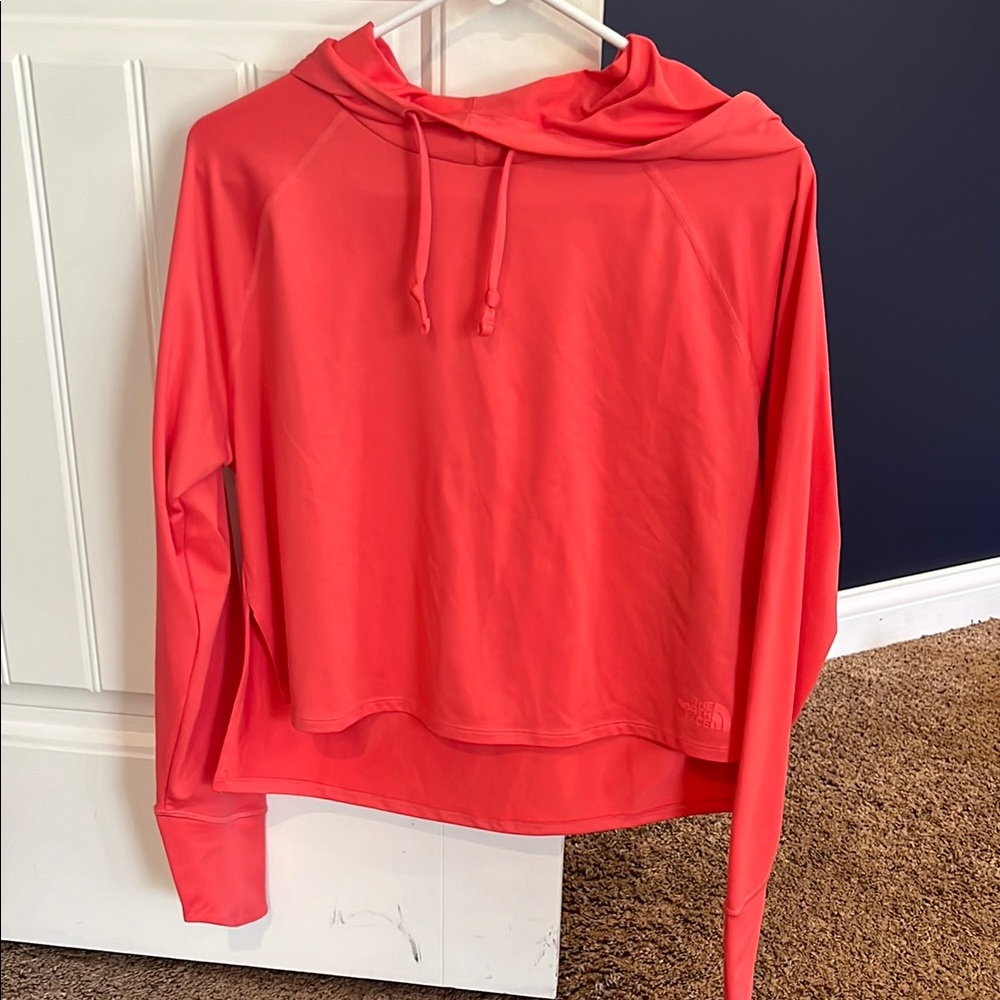 NWOT The North Face Coral  Cropped Long Sleeve Hoodie